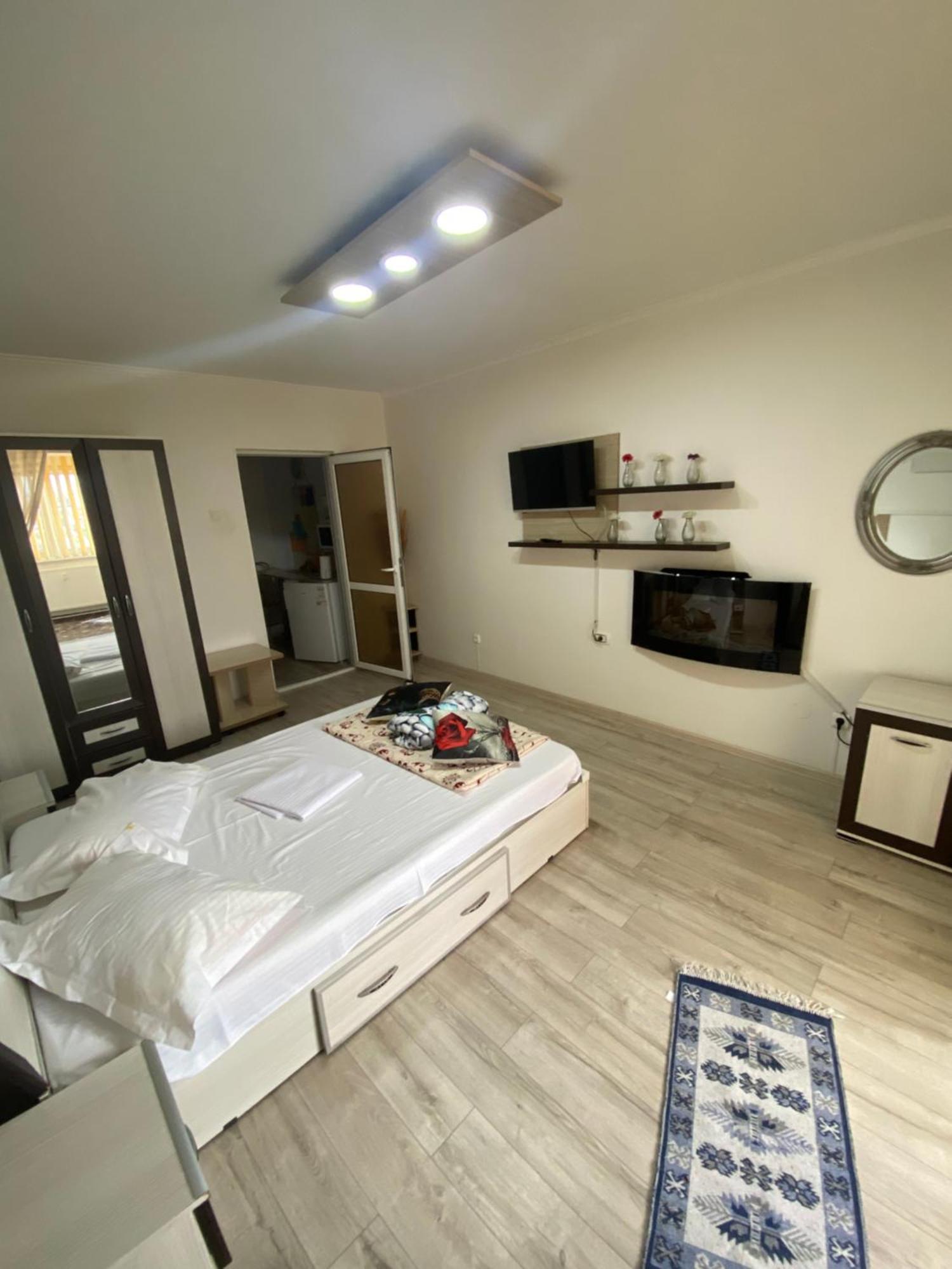 Apartment Darvys Galati  Bagian luar foto